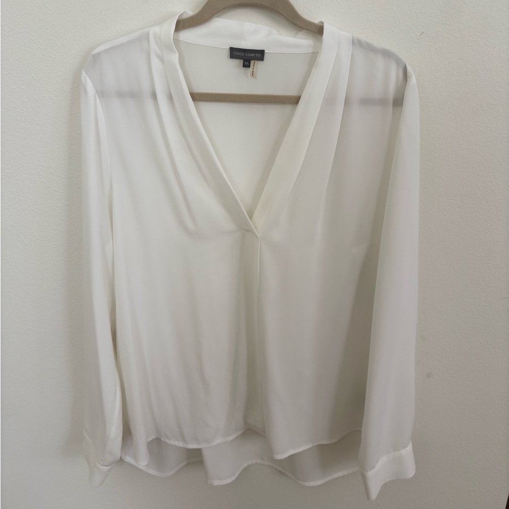 Excellent Condition Vince Camuto white blouse Size XL